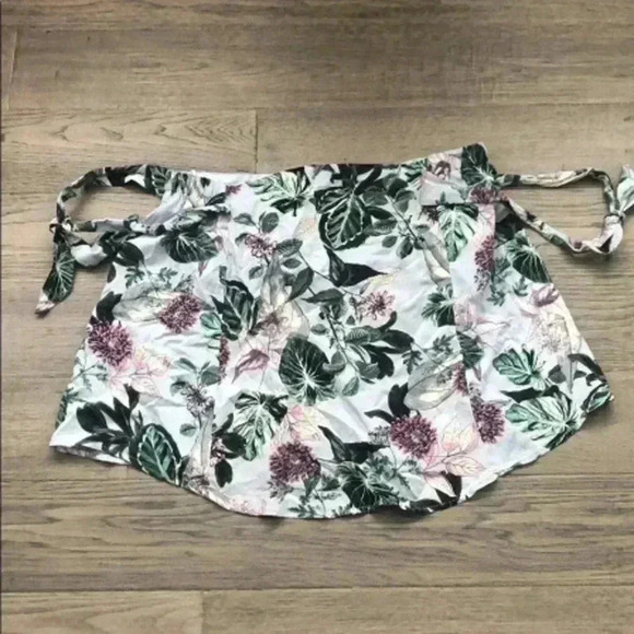 🌸4/$30🌸gypsies  & Moondust | Flower off the shoulder summer top - Picture 1 of 7